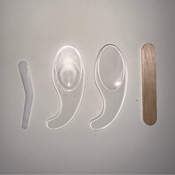 (3 for $15) Mini skincare scoops / spoons (4) - Picture 2 of 3